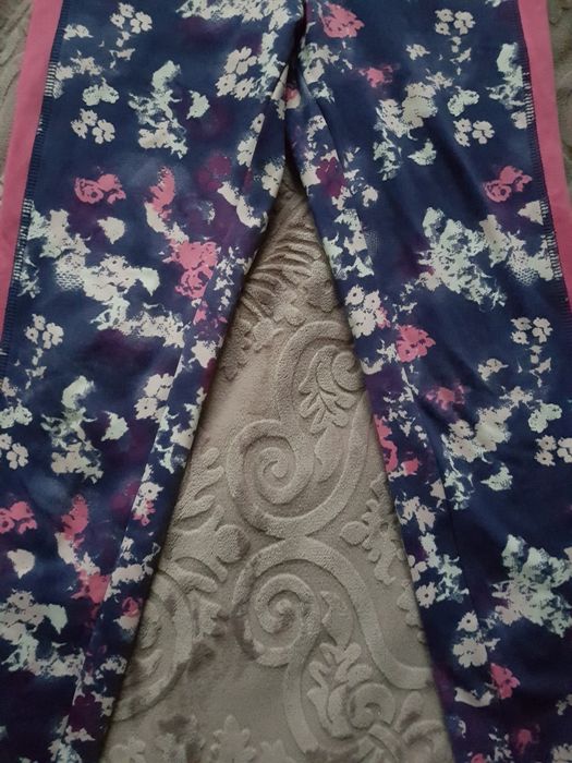 Sportowe legginsy dziewczęce we wzorek ocieplane Crivir 134-140