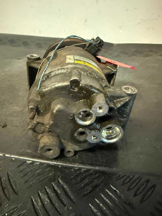 Sprężarka kompresor klimatyzacji Renault Megane II 1.9 dCi 8200309193 01140018 Delphi