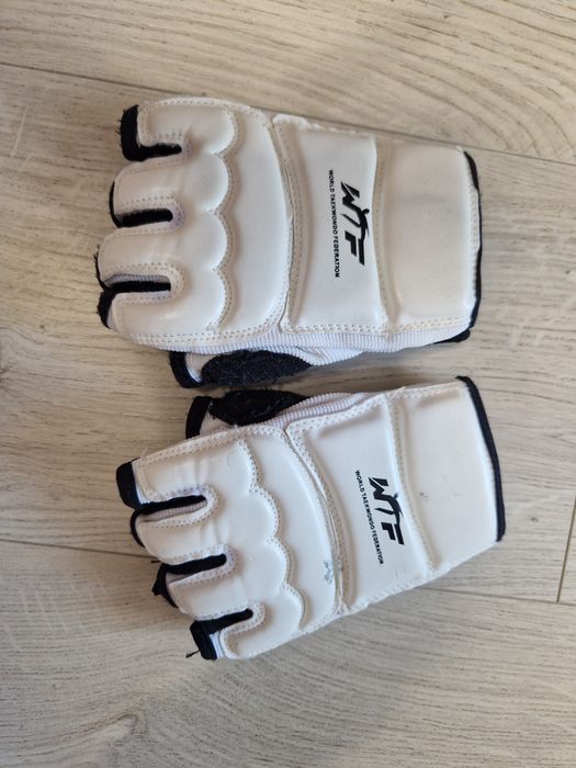 Перчатки для taekwondo