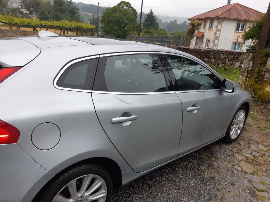 Volvo V40 D2 2012
