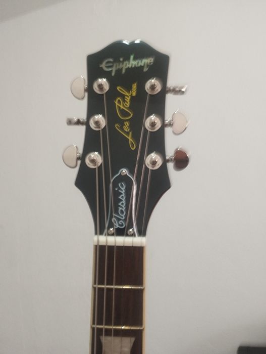 Guitarra ephiphone led Paul clássic e amplificador Peavey vyper 75 wat