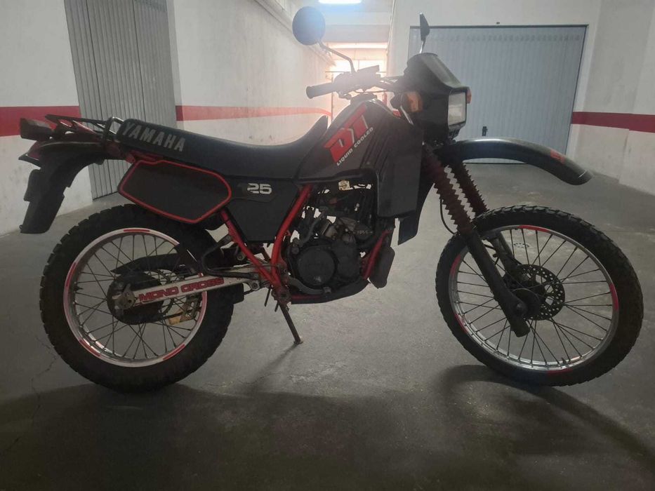 Mota Yamaha DT 125