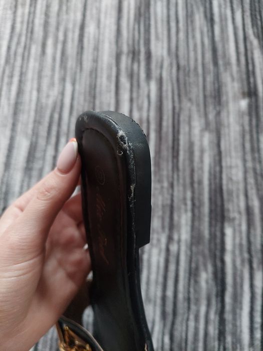 Klapki złoty łańcuch