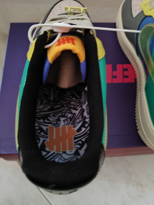Sapatilhas Air Force 1 Low SP Undefeated Multi-Patent