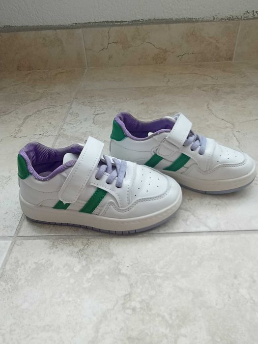 Кеди, кросівки для дівчинки