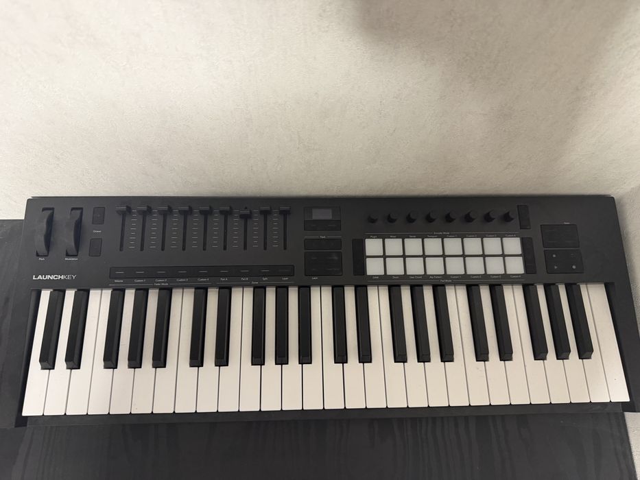 Midi-клавіатура Novation Launchkey 49 MK4