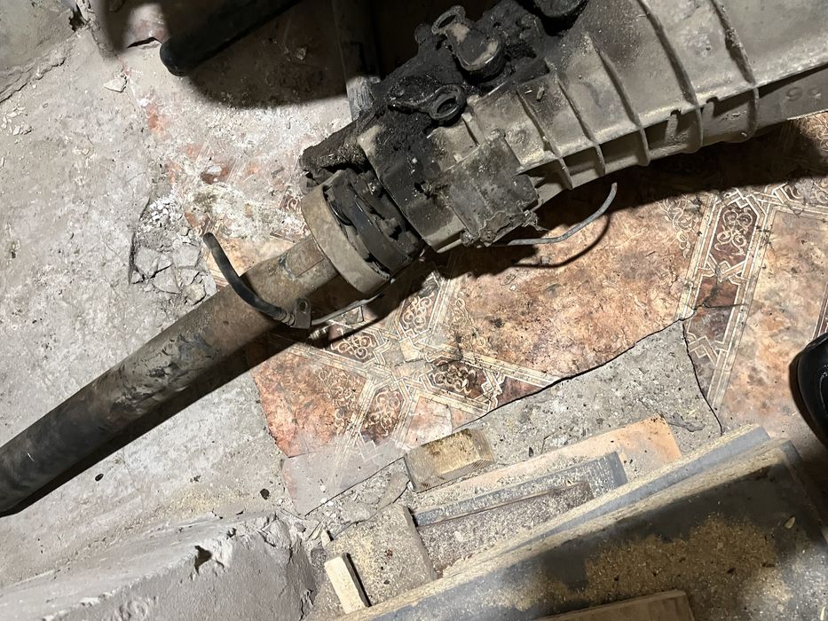 Коробка мерседес 210