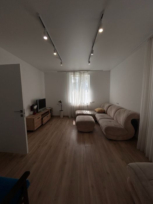 Великий будинок у місті з усіма зручностями. Є ділянка 39852