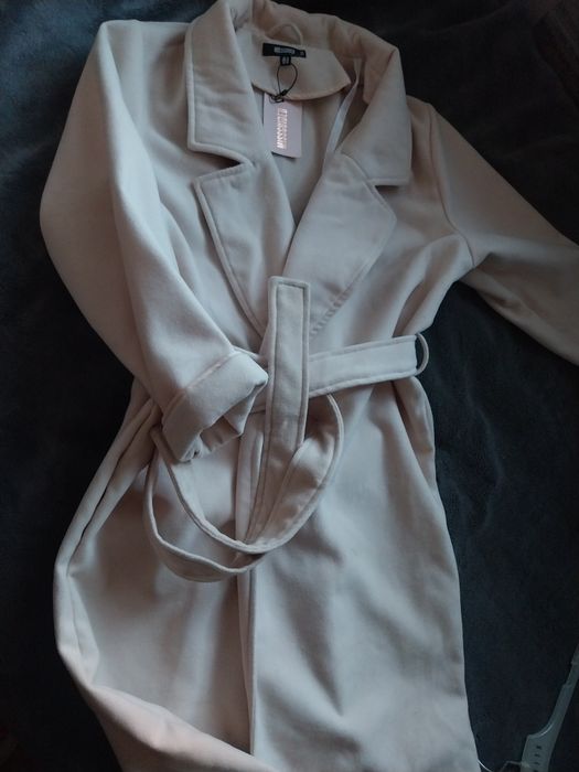 Plaszcz ķremowy Missguided 42 xl jasny długi pasek nowy