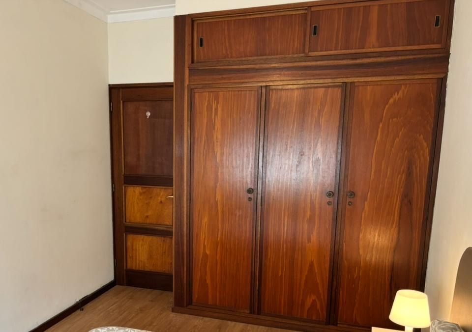 Quarto todo equipado e com muita arrumaçao.