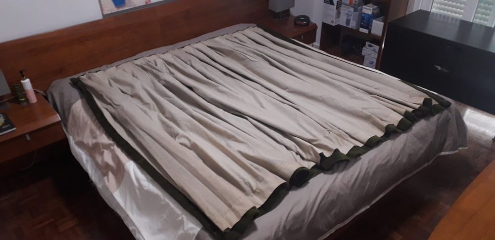 Conjunto de DOIS Cortinados de Veludo Verde Opacos