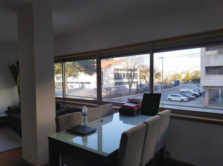 Vendo apartamento T2 no Edifício Viriato (atrás da Escola Grão Vasco)