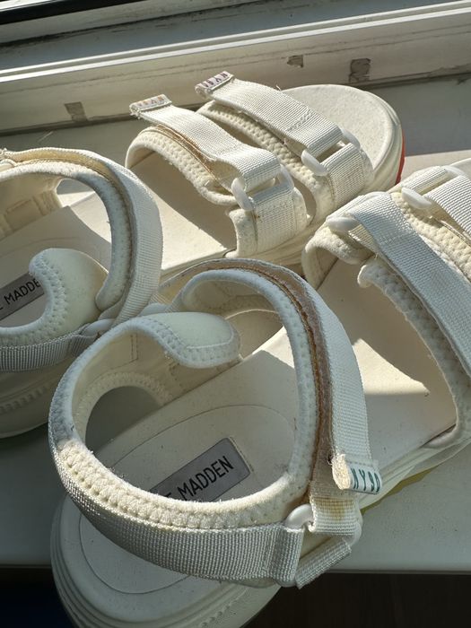 Сандалі steve madden