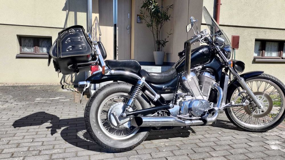 Suzuki Intruder VS 800