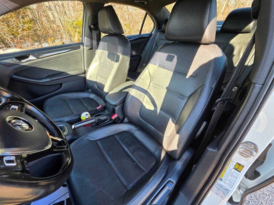 Volkswagen Jetta      2018