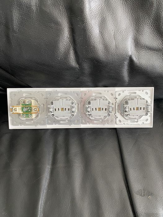 Nilson Touran 3 розетки і тв