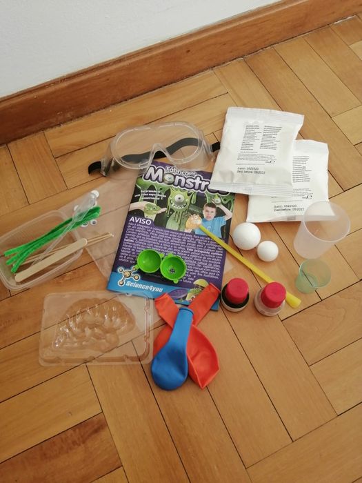 Jogo "fábrica de monstros"