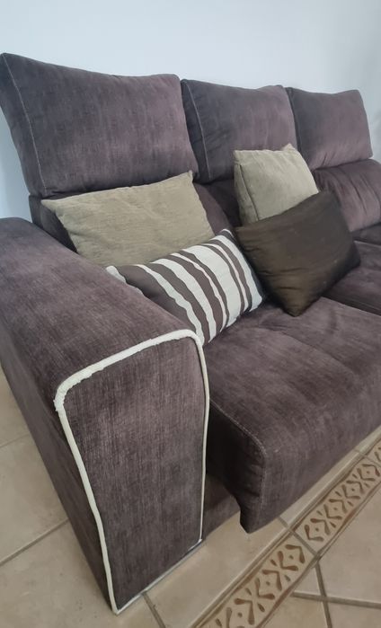 Sofá de 3 lugares em bom estado com chaise longue móvel 

2,13x