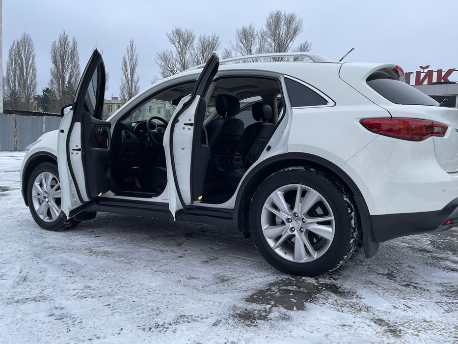 Инфинити QX-70 2015г 3.0 Дизель