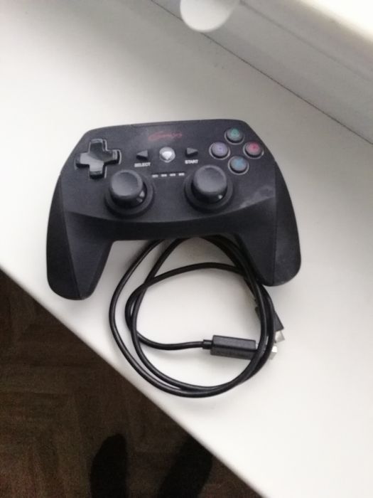 Yostik do gier z połączeniem bluetooth