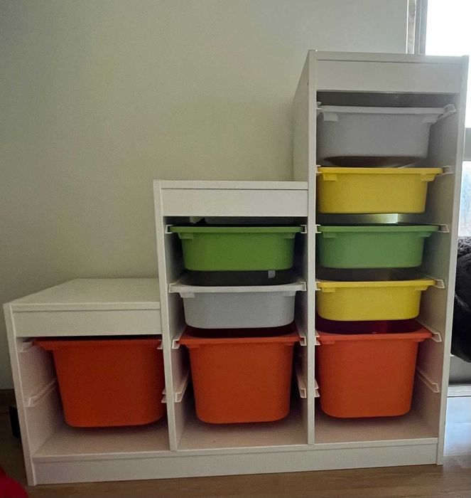 Roupeiro criança + movel IKEA