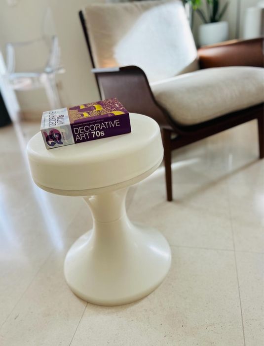 Banco branco space age