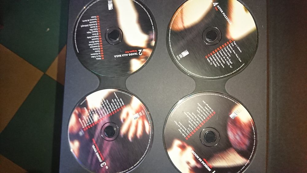 Книга с CD Танго"Мелодии и движения в Буаэнос Айросе". e.a.r BOOKS.