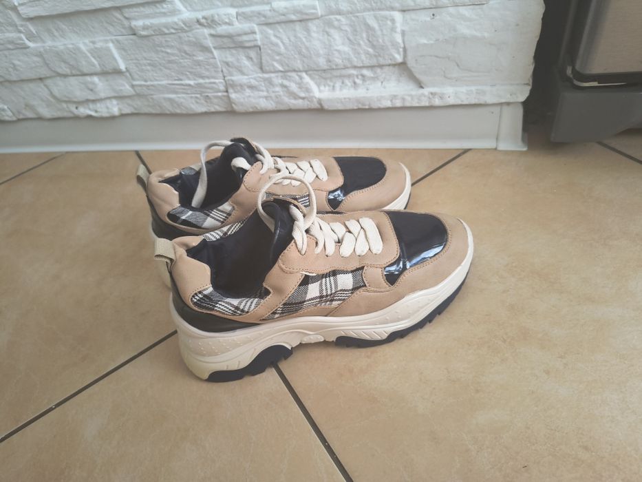 Sprzedam buty sportowe