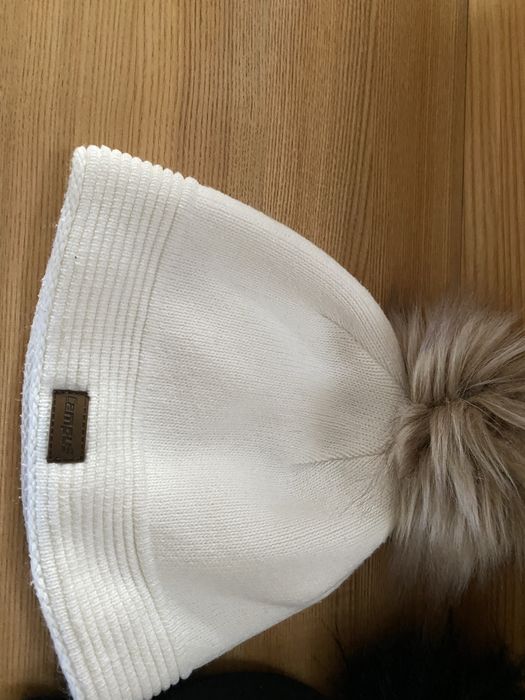 Czapka 2 szt biala i czarna