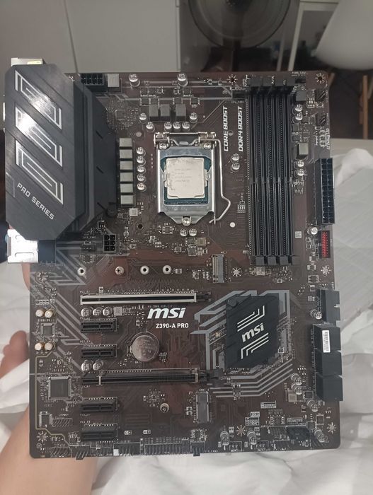 Motherboard MSI Z390-A pro + I5 8400