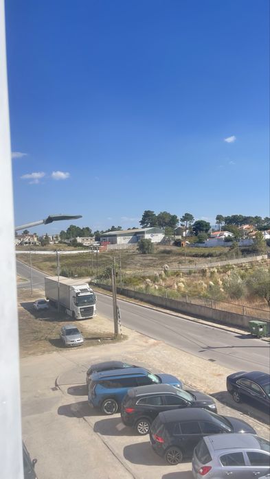 Sala/quarto para arrendar em fernão ferro, Quinta das laranjeiras, 450€ -Entrada imediata