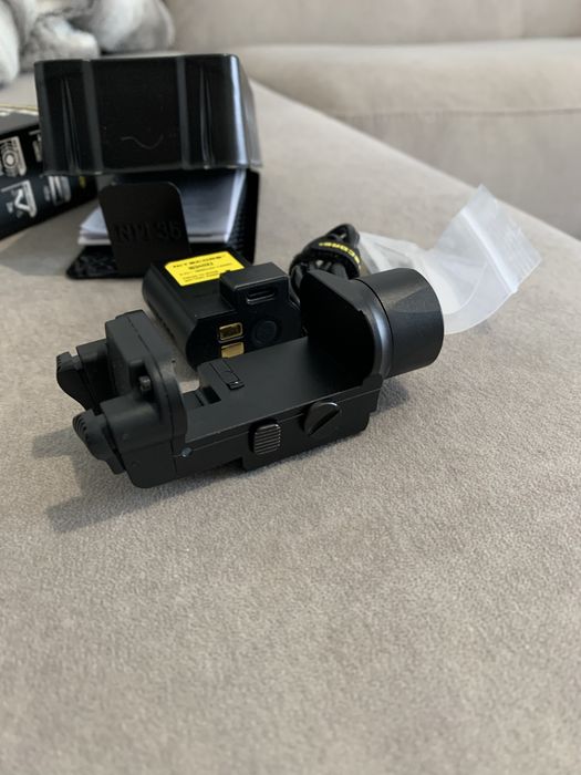 Lanterna tatica NOVO com 2000 Lumens
