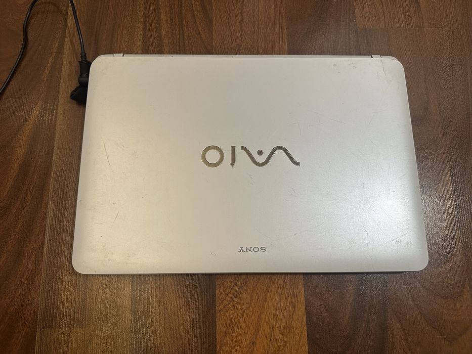 Sony VAIO SVF1521C6E 15.5" Pentium 4GB 500GB GT740M