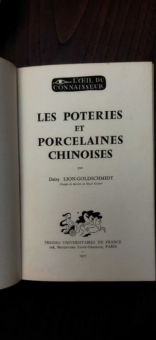 LES POTERIES ET PORCELAINES CHINOISES