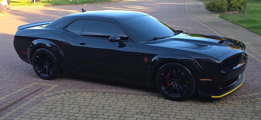 Dodge Challenger Hellcat 717KM Widebody 2 kpl opon nowych zima/lato Subwoofer Harman