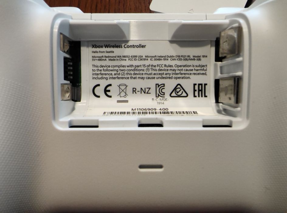 Pad Xbox Series S X Biały stan 9/10