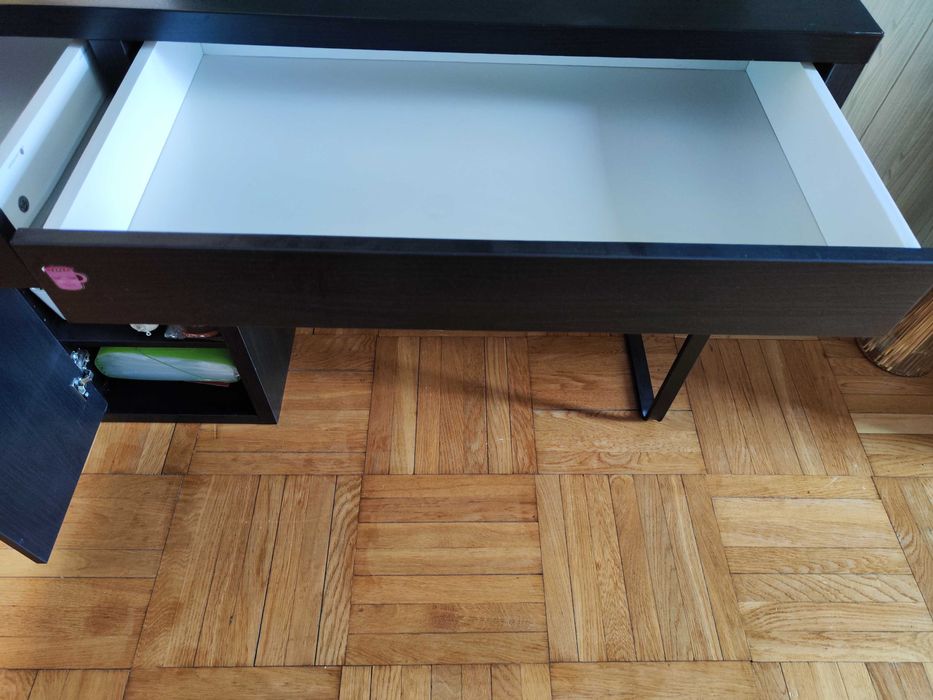 Biurko IKEA Micke czarne 105×50 cm – solidne, do pracy/nauki