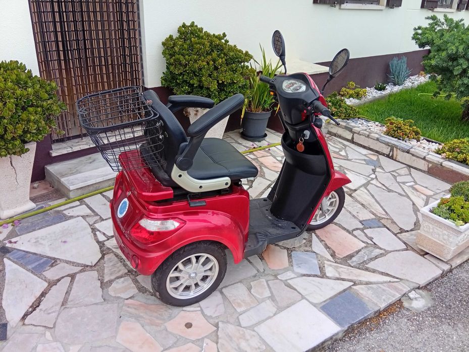 Triciclo elétrico