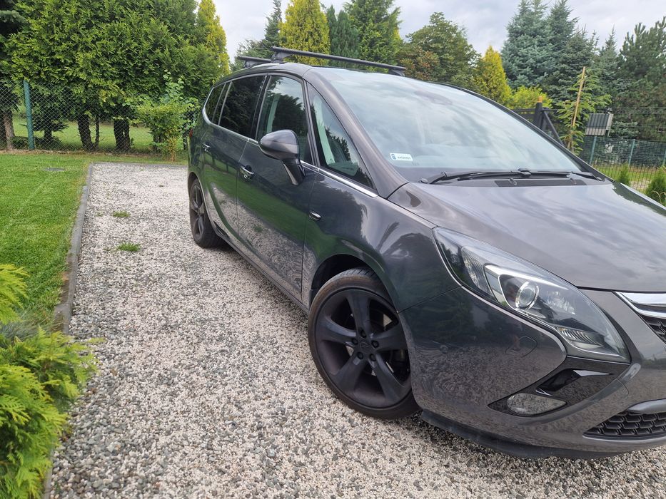 Opel zafira c 2013 2.0 diesel 165km 7 os hak