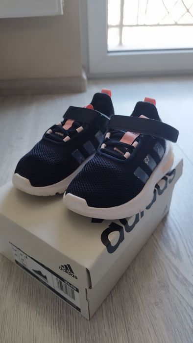 Кросівки для дівчинки Adidas Racer