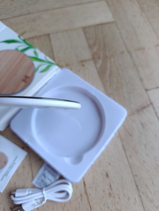 Ładowarka indukcyjna Nowa bezprzewodowa do smartphone