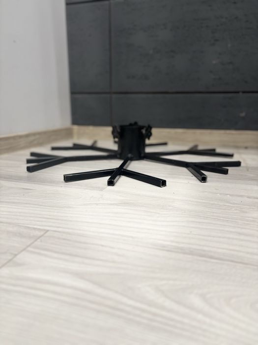 Stojak na choinkę – stabilny, solidny, na drzewko