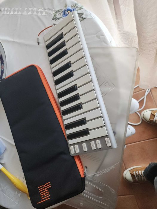 2 CME Xkey (teclados MIDI portatil, com estojo)