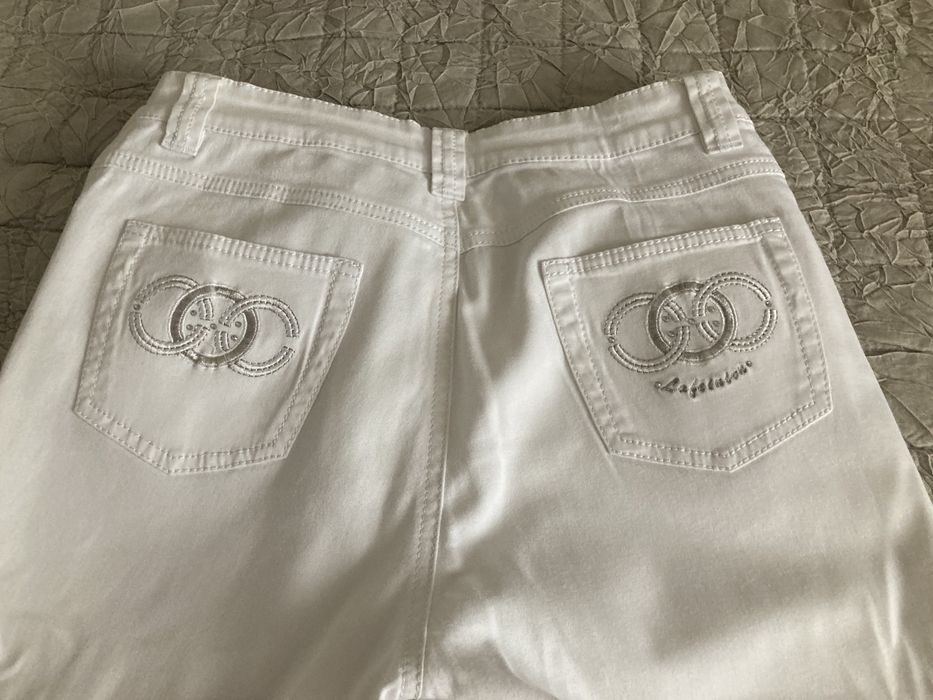 Białe spodnie bawełniane