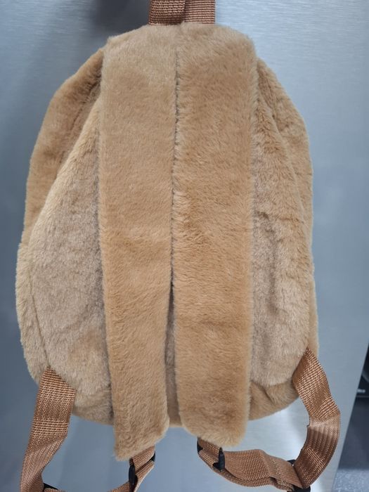 Плюшевий рюкзак Капібара з зірочкою