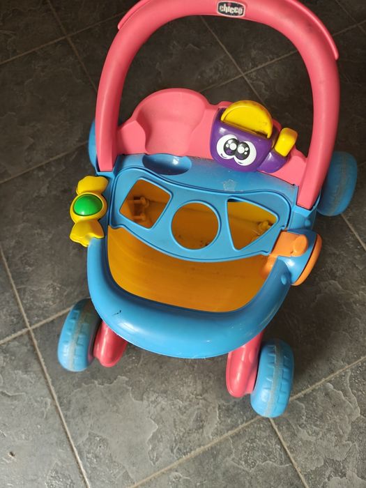 Brinquedos de bebé e criança