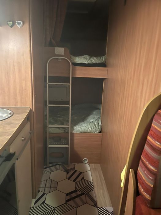 Autocaravana Challenger Genesis 43 de 6 lugares