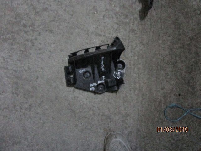 Guia de pára-choques trás esquerdo AUDI A3 (8L1)