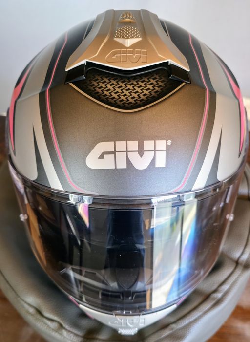 Capacete Modular Givi X.21 Challenger — Tamanho S

Vende-se capacete G