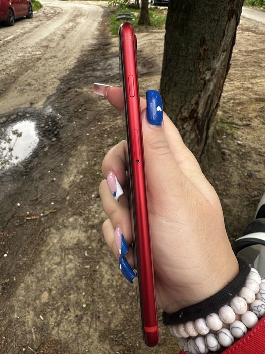 Телефон Apple 8 + на 256